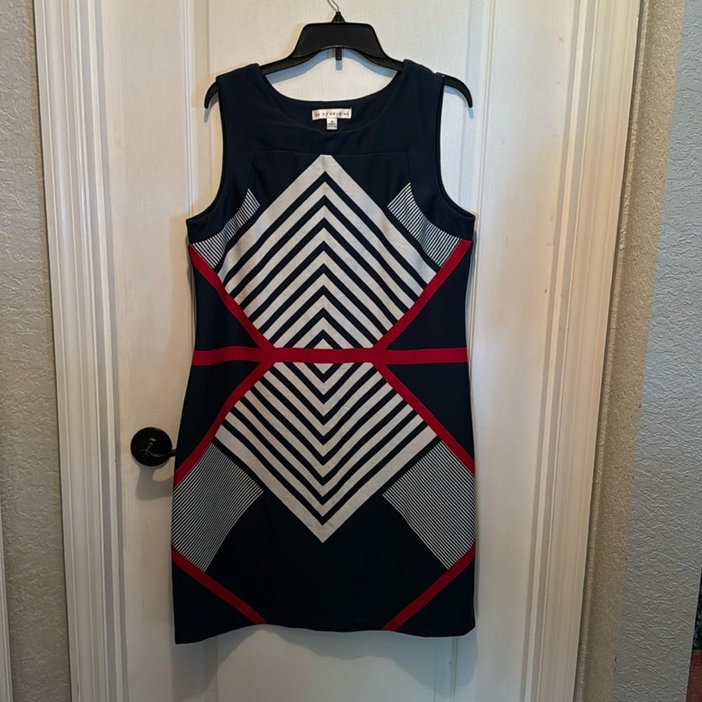 Casual or work dress with waist slimming illusion. AA Studio in a 16